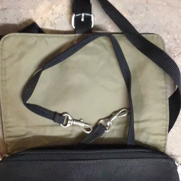 Baggallini Crossbody Purse - Picture 10 of 16